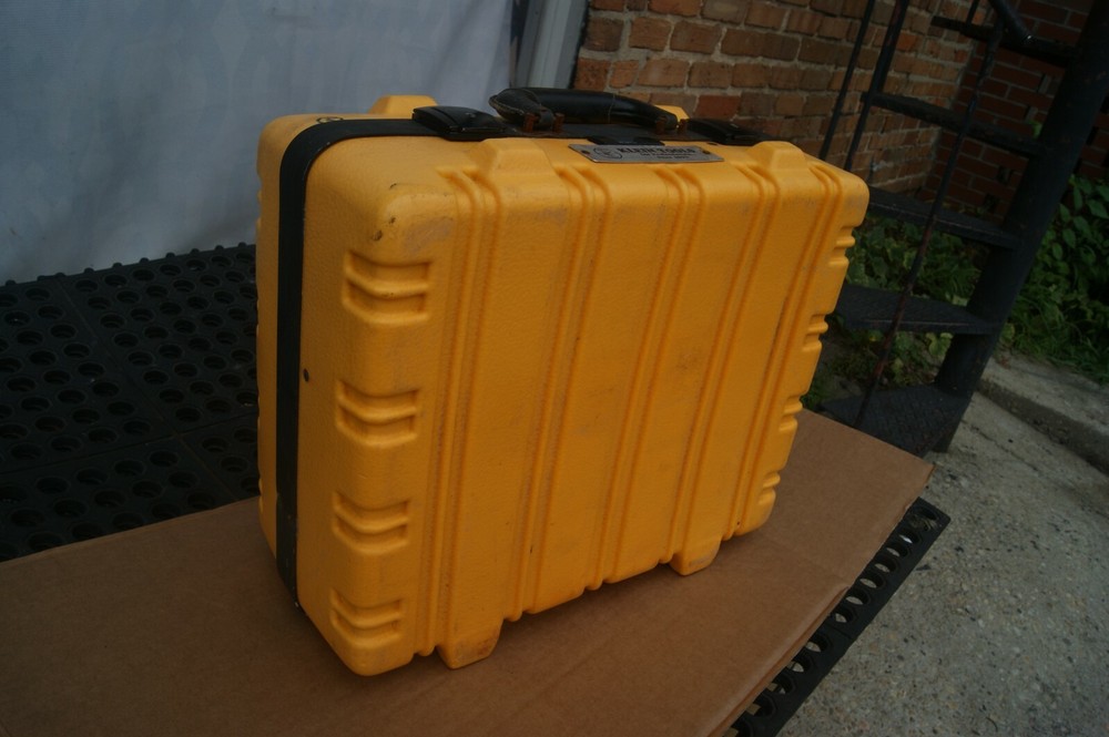 KLEIN TOOLS FOR ELECTRICIAN WITH HARD YELLOW CASE