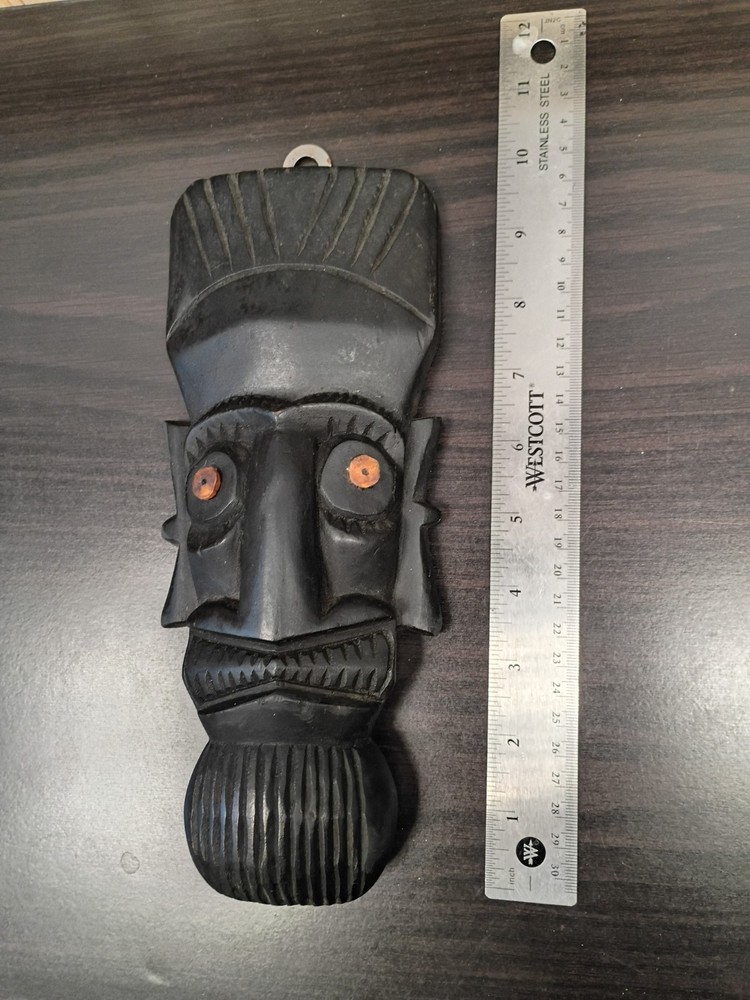 totem wall mount decoration