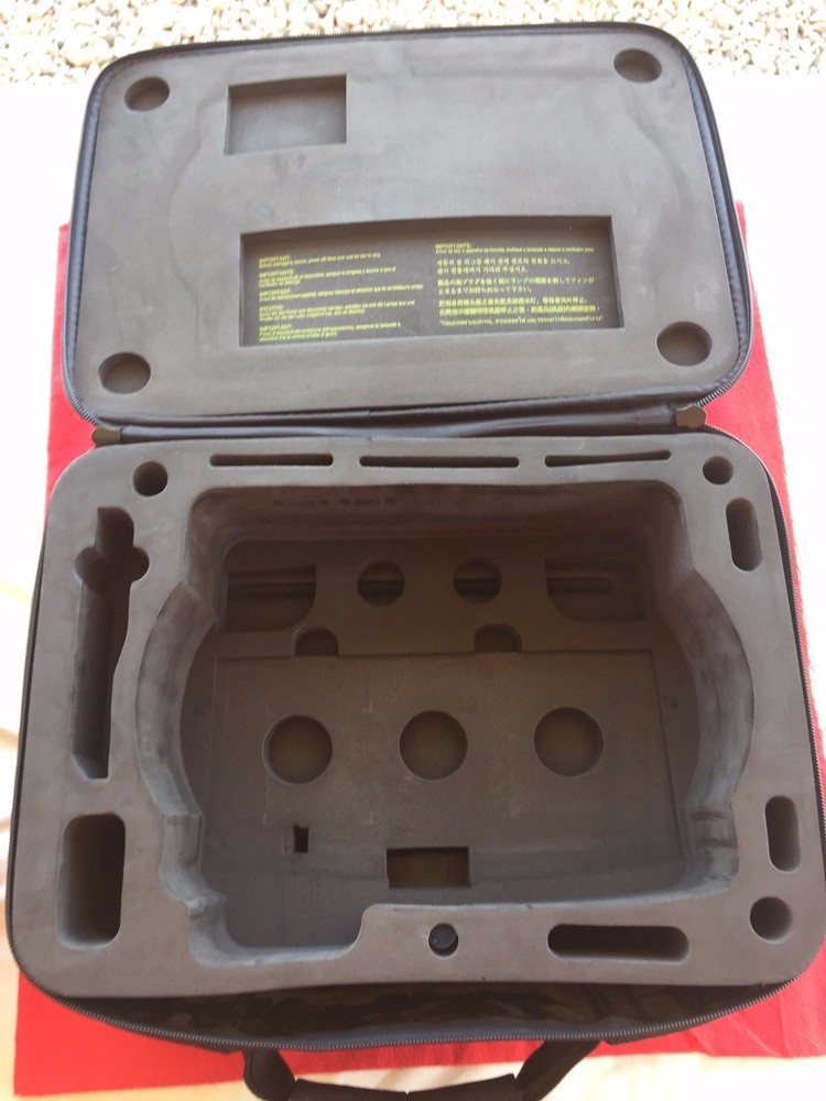 Dell DLP Front Projector With Case, Power Cable, and Remote