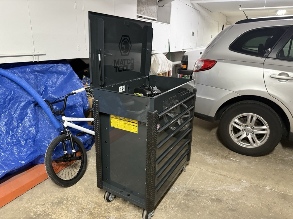 Standup Matco Toolbox