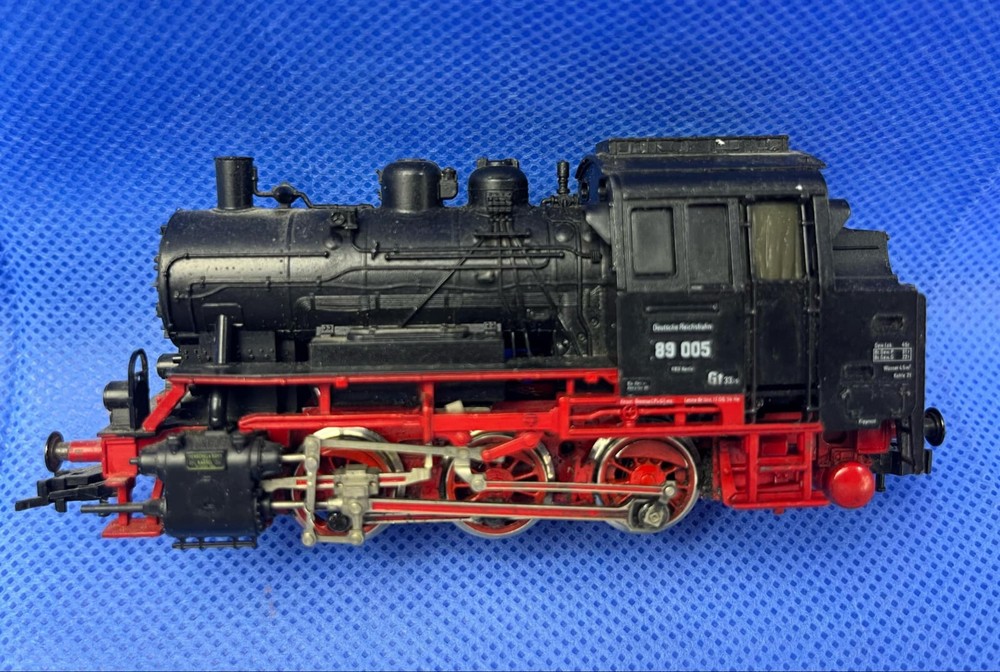 FLEISCHMANN GREEN LOCO 060 EBOO245 BIN025