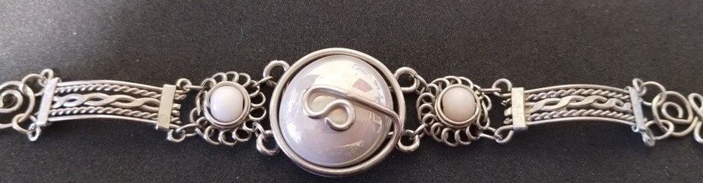 Uniquely Delicate Handmade Rose Quartz Silvertone Wire Bracelet.  #201