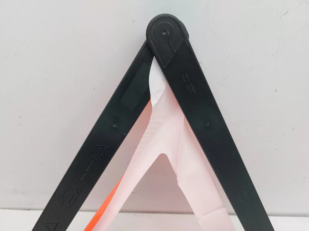 BMW X1 E84 EMERGENCY HAZARD WARNING TRIANGLE 2011 6770487