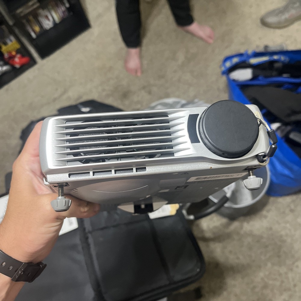 Plus Vision U4-136 Data Projector W/Remote, Cables, & padded carrying case. Test