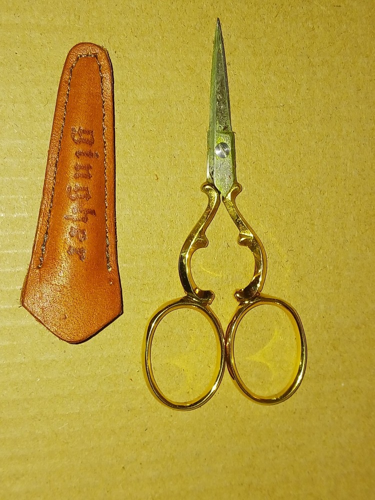 Gingher 3 1/2 inch gold handled embroidery scissors