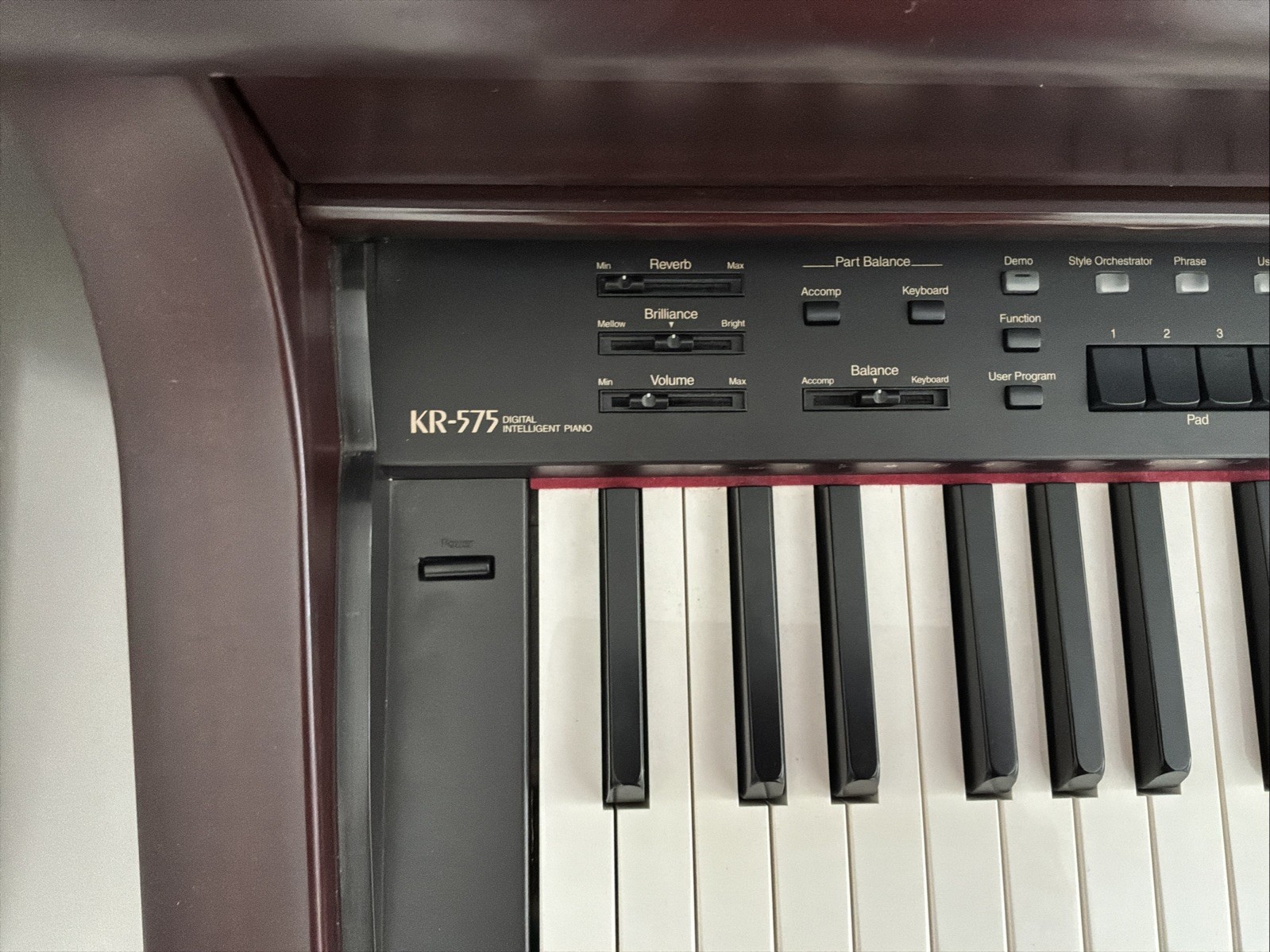 Roland KR-757 Piano Used Item with Free Shipping Details