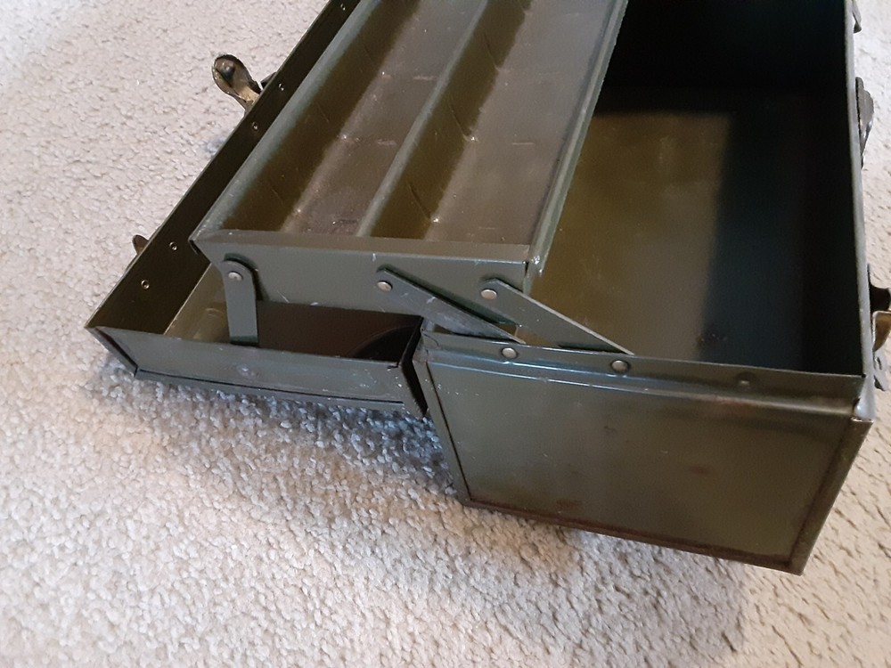 Vintage Eagle Lock Co. tackle or tool box BROKEN LOCK