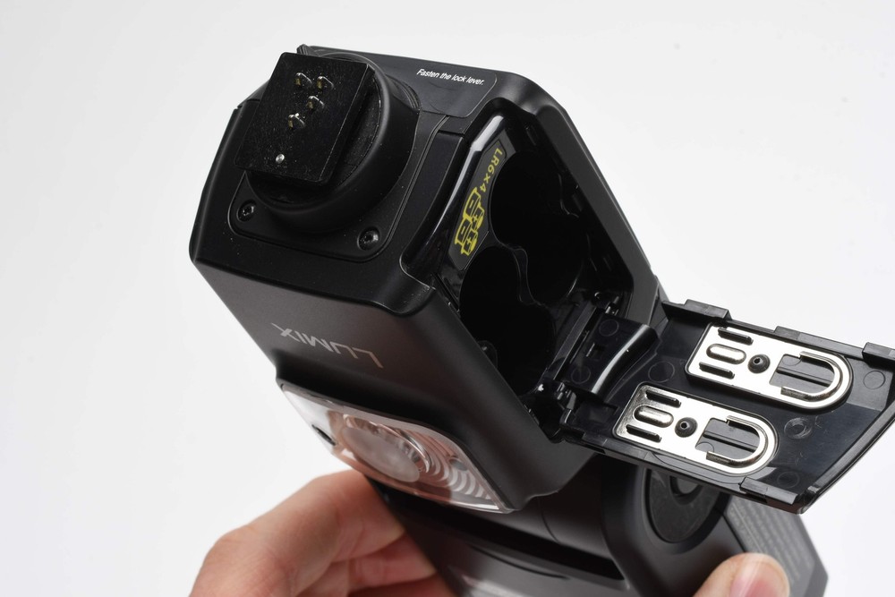 Panasonic Lumix DMW-FL580L Flash w/Diffuser, Filter & Pouch, Mint-