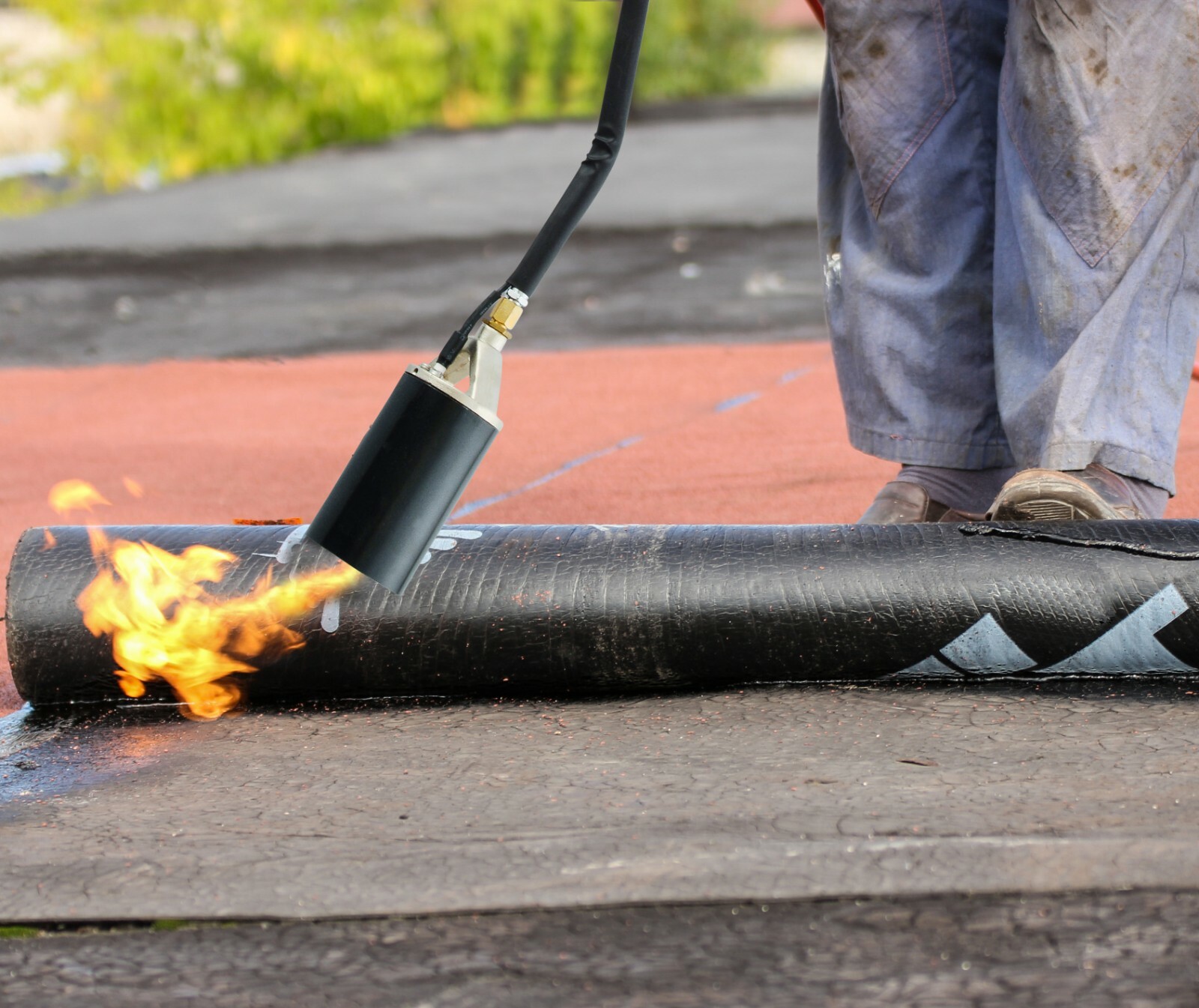 320,000 BTU Propane Torch Steel Nozzle with Turbo Blast Trigger and Flow Valve