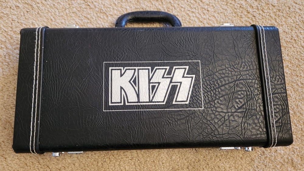 KISS Hell's Guitar Case Type Box Set CD Unopened Official 2001