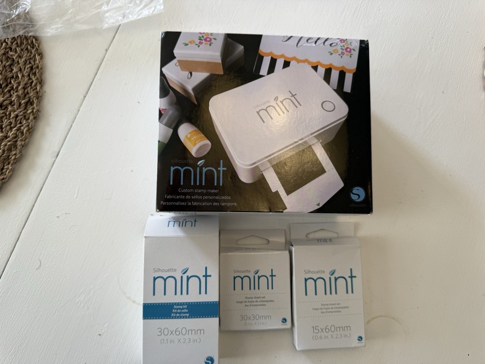 Silhouette Mint Custom Stamp Maker. Cables, Book, CD, Various Size Stamp Kits
