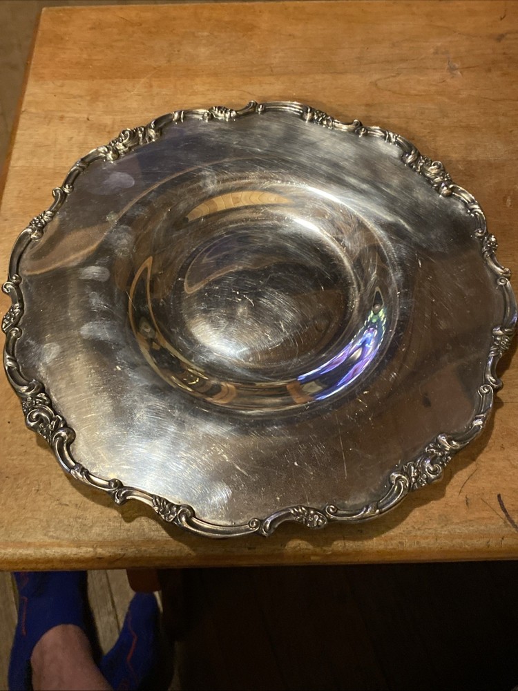 LUNT SILVERPLATE BON BON PLATE/ 'DELICACY' PATTERN
