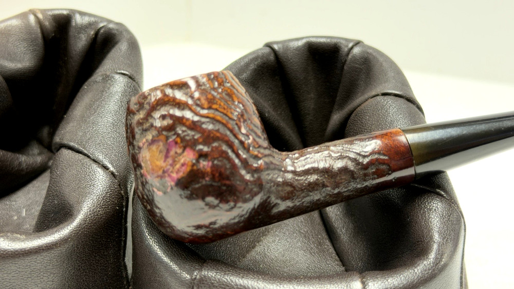 UNKNOWN MAKER: Small, Blast Finished Apple with Tapered Ebonite Stem