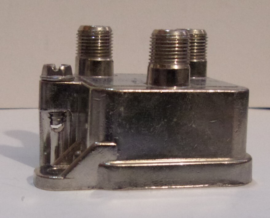 Regal DS2DGV10 2 way vertical port splitter