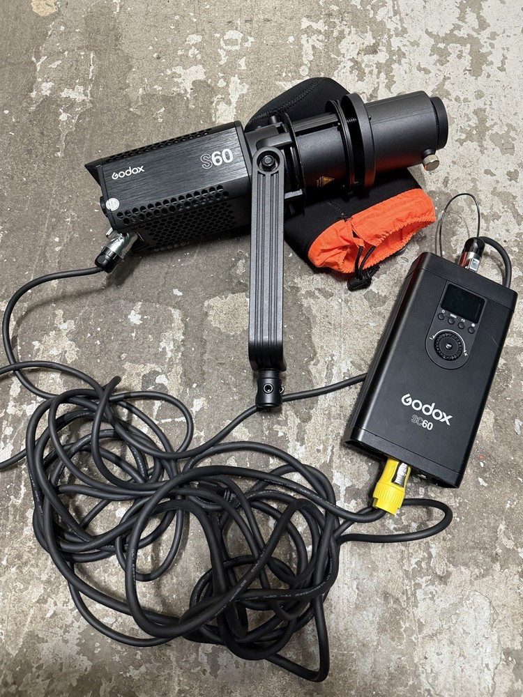 550$ Godox SC-60 Continuous Light + Projection Attachment