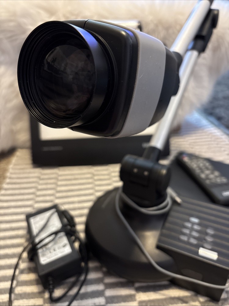 Samsung Video Presenter With Remote, Light Box, Switch Adapter