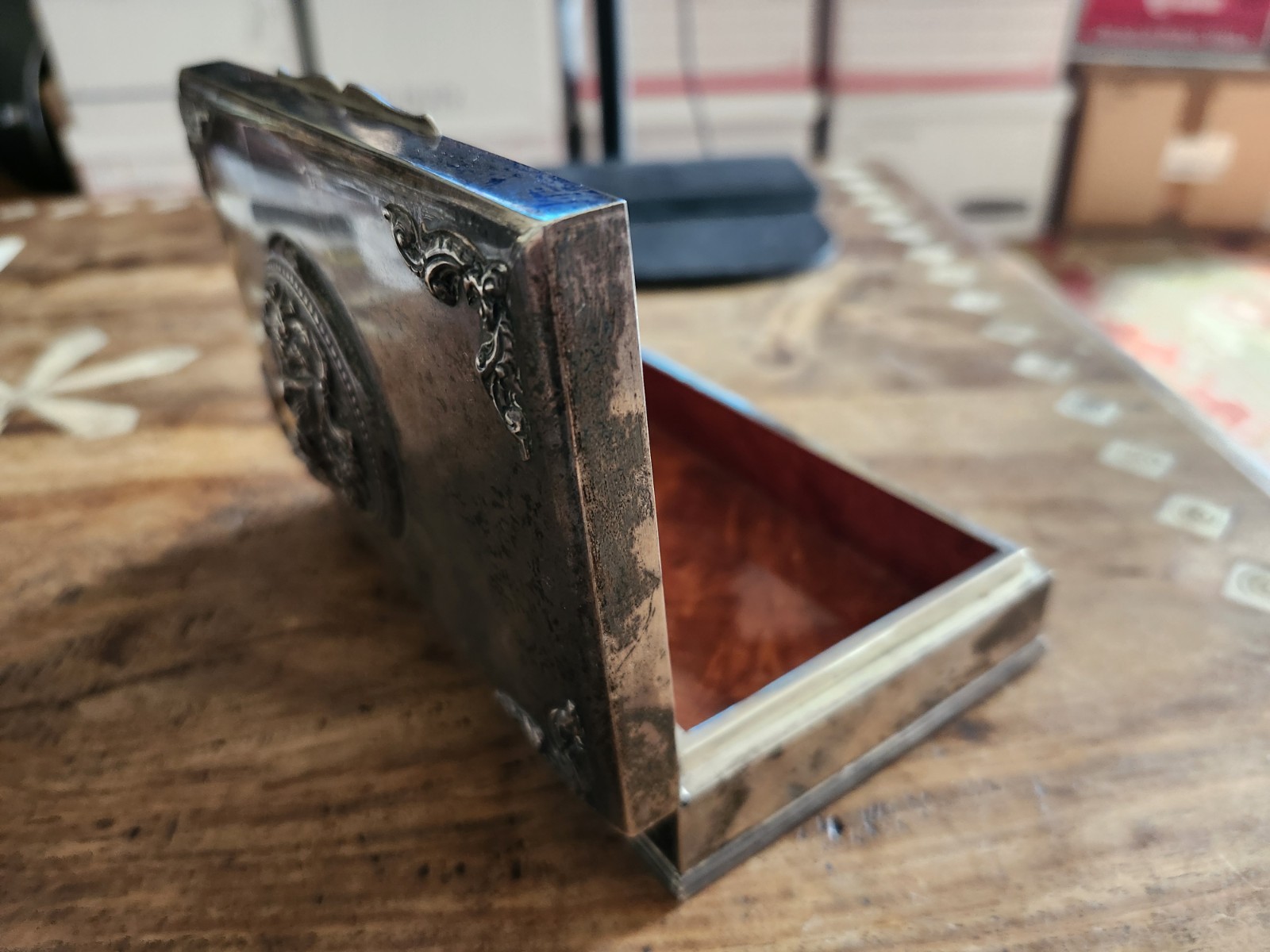 Vintage Sterling Silver Repousse Deity Box Thainakon Thailand Burl Lined 418g