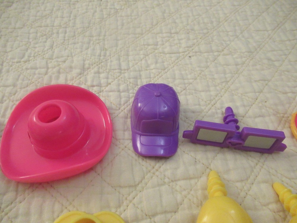 Play-Doh Create-a-Face Character Accessories Set (13 Pieces)