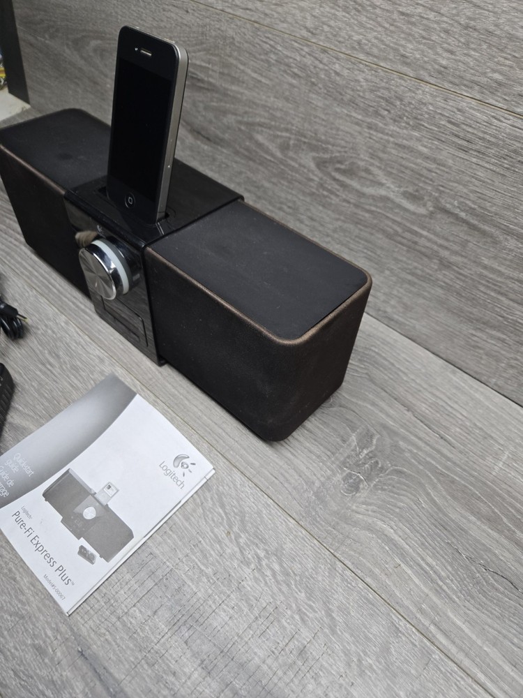 Logitech Pure-Fi Express Plus Speaker System for iPhone 4