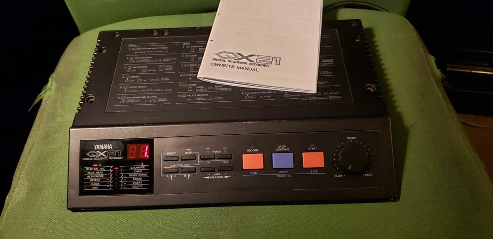 Yamaha QX21 Digital Sequence Recorder (MIDI Sequencer)