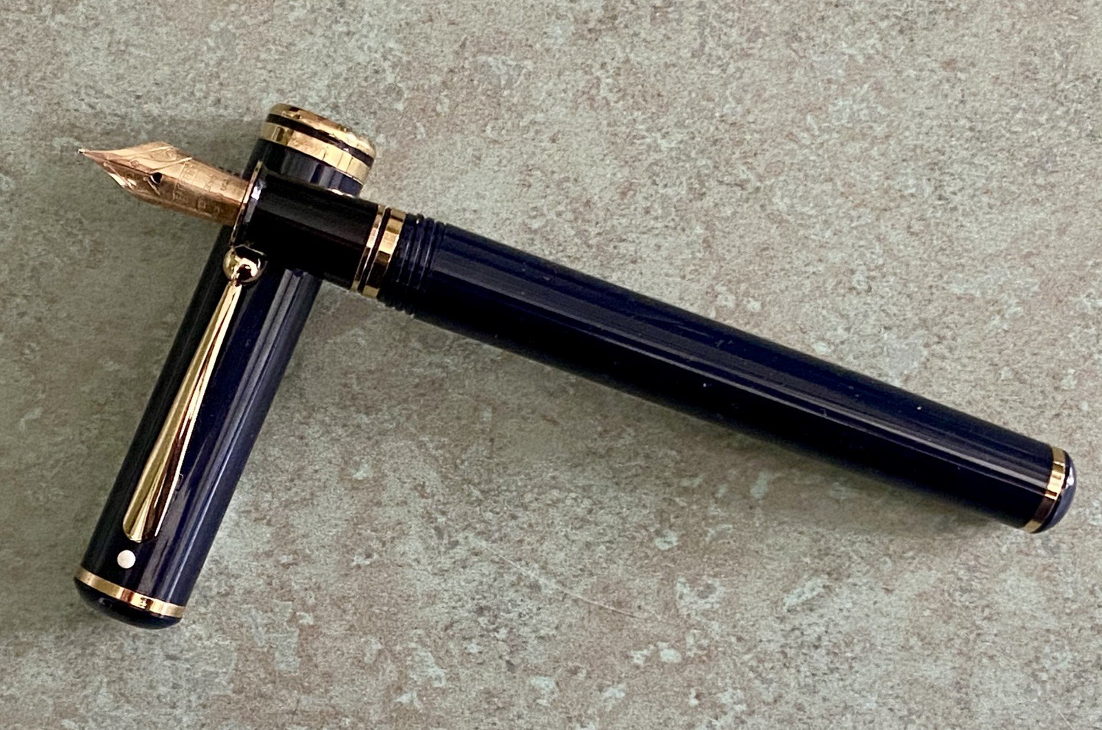 Sheaffer Connaiseur Fountain Pen 18k Fine Point Nib Black Pen