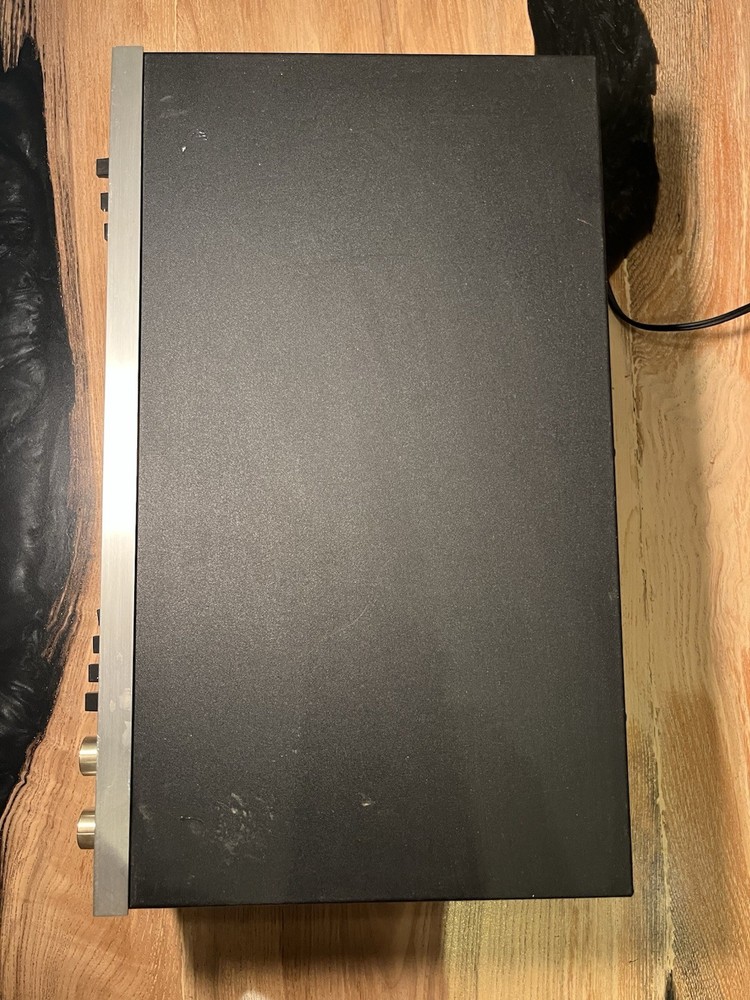 Realistic 31-2000A Stereo Graphic Equalizer Front Panel Silver Faceplate