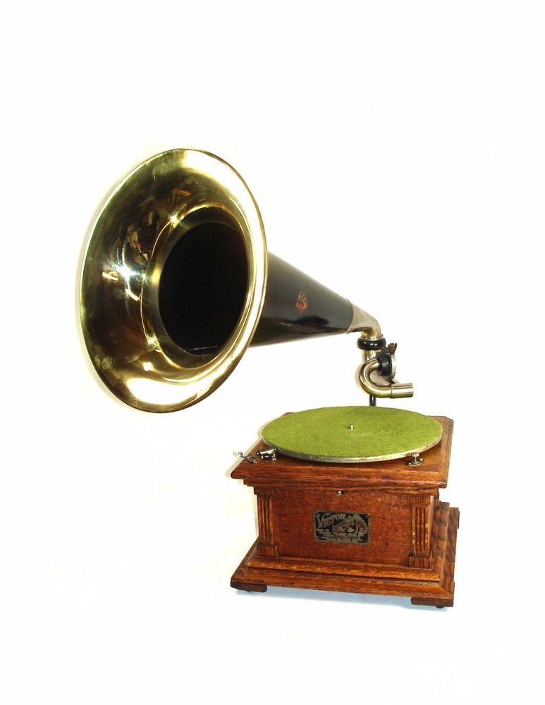 Victor II Humpback Phonograph