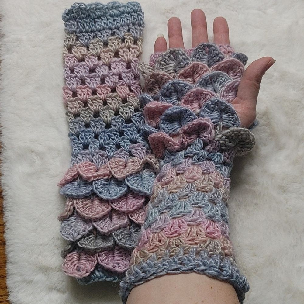 Wool/Viscose Handmade Fingerless Dragonscale Texting Gloves Pastel Rainbow