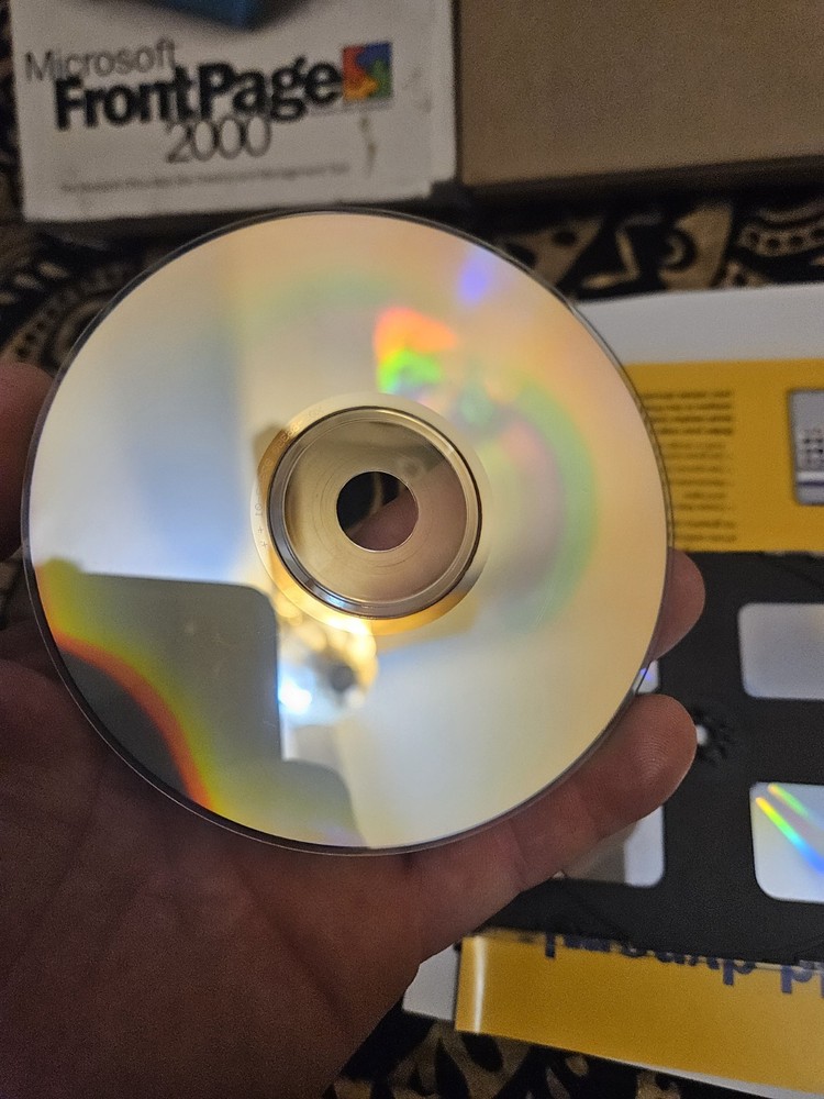 Microsoft FrontPage 2000 – Full Retail Version – NEW Web Design Software