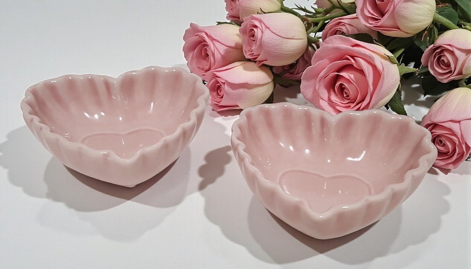 Pottery Barn S/2 Heirloom Scalloped Hearts Dipping Bowls 4.25" NEW Valentines
