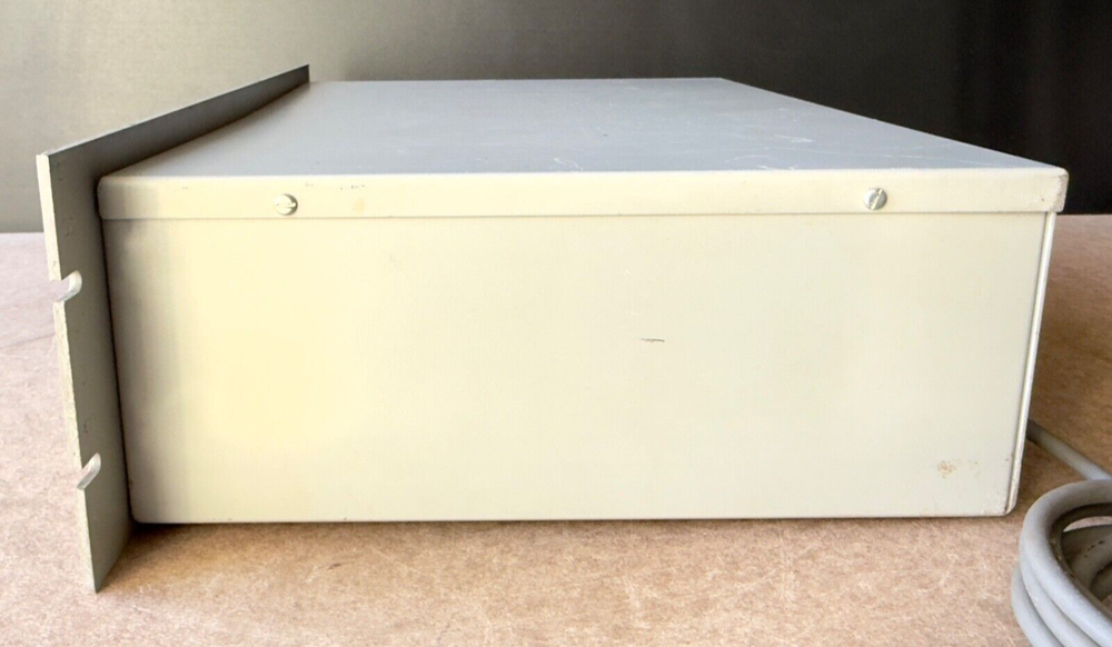 Lake Shore Cryotronics CSC400 Vintage Cryogenic Capacitance Controller Powers On