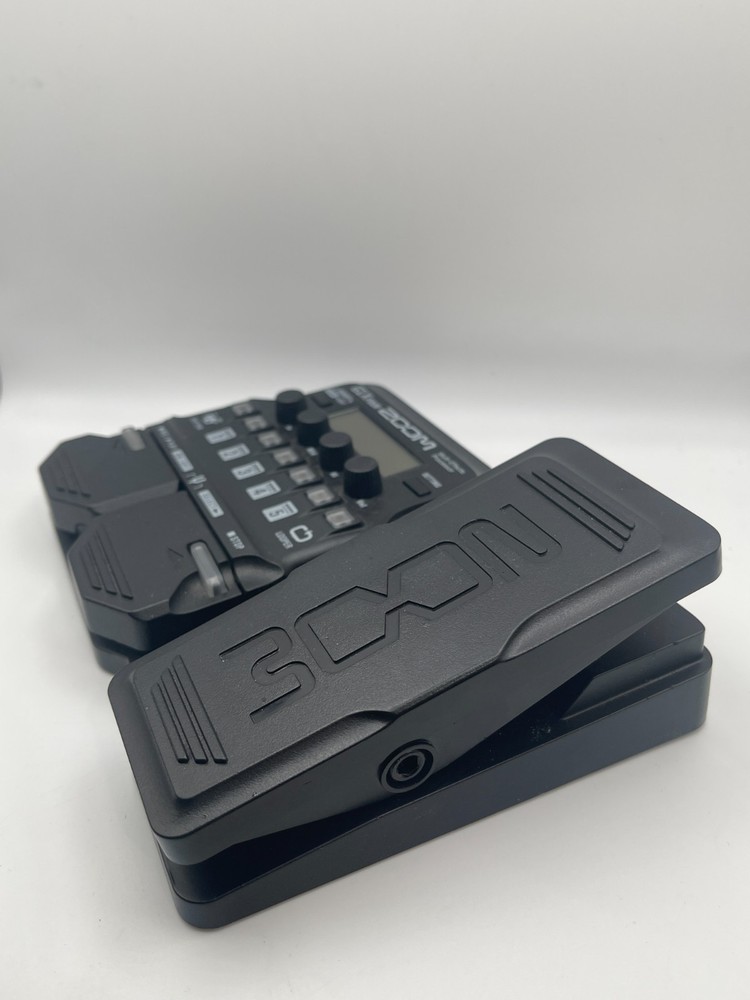 Zoom G1X Four Multi-Effects Processor with Expression Pedal