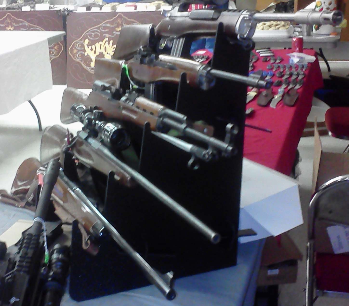 Shotgun/Sword/Rifle/Gun Table Top Stand Display Rack for Gun Show or Business