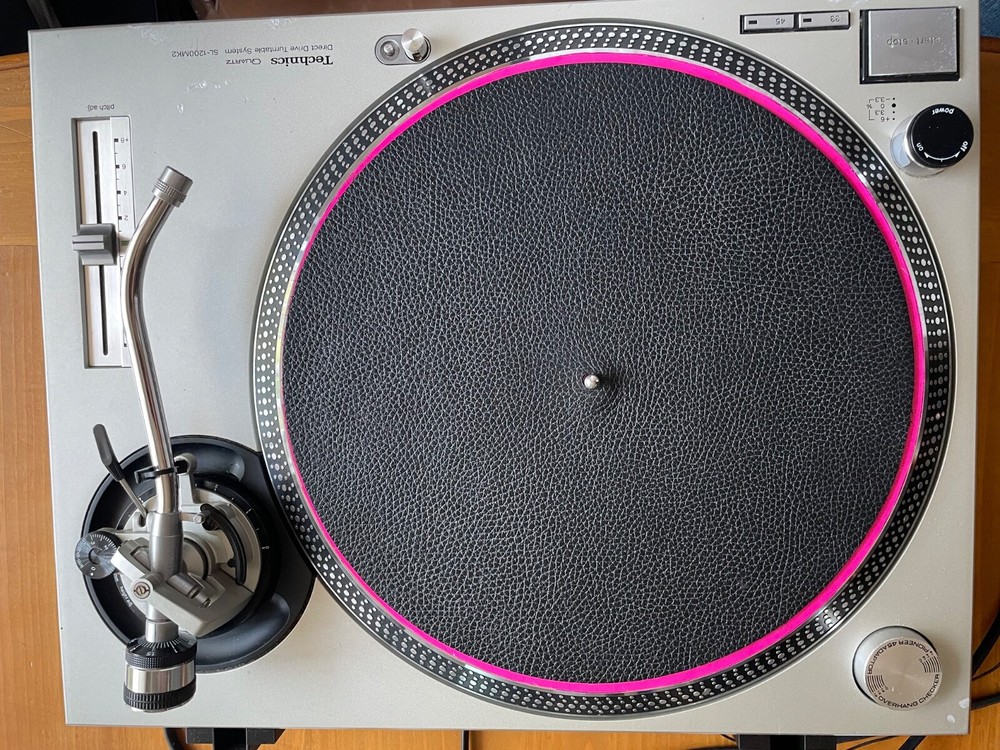 technics sl-1200mk2 dj turntables