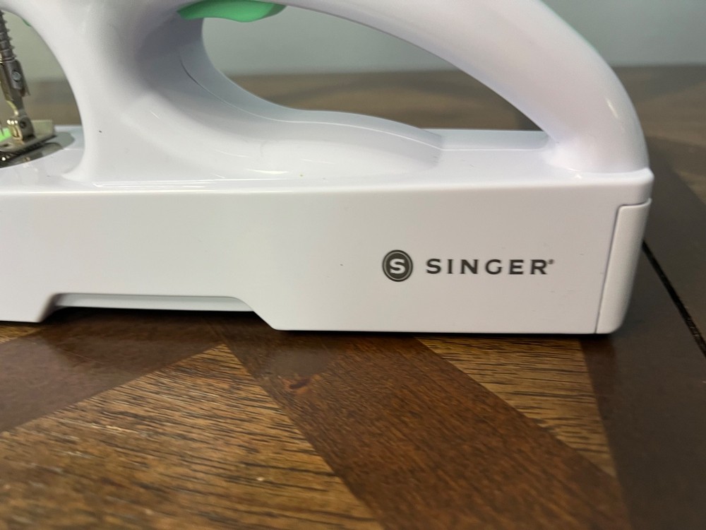 Singer Stitch Quick+ Cordless Mending Sewing Machine Portable