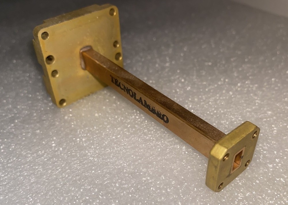 ADAPTER PANEL 26-40GHZ WR 28 -- length 9.5 cm