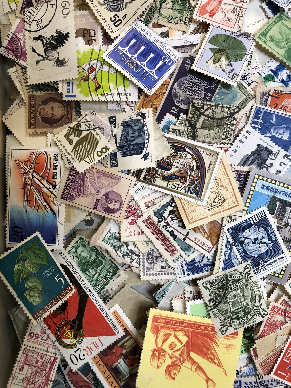 world mix stamp poundage kiloware lot 400-500 pcs 1 oz packet stamps off paper