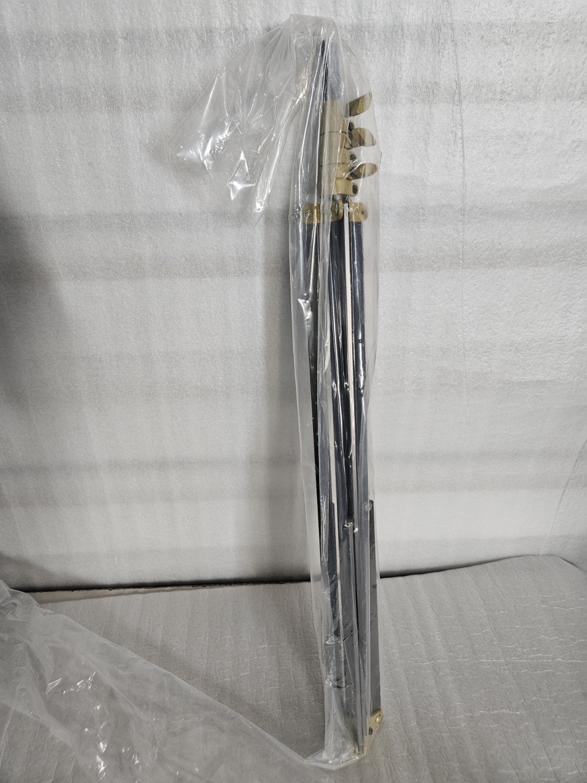 2 Lowel Uni Stand UN‑33 Lightweight Adjustable for Pro/Omni/Tota/V-Light New