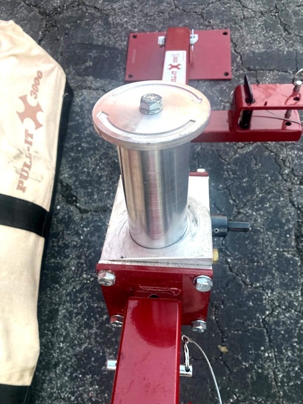 Maxis Pull It 3000 X wire tugger puller and storage bag