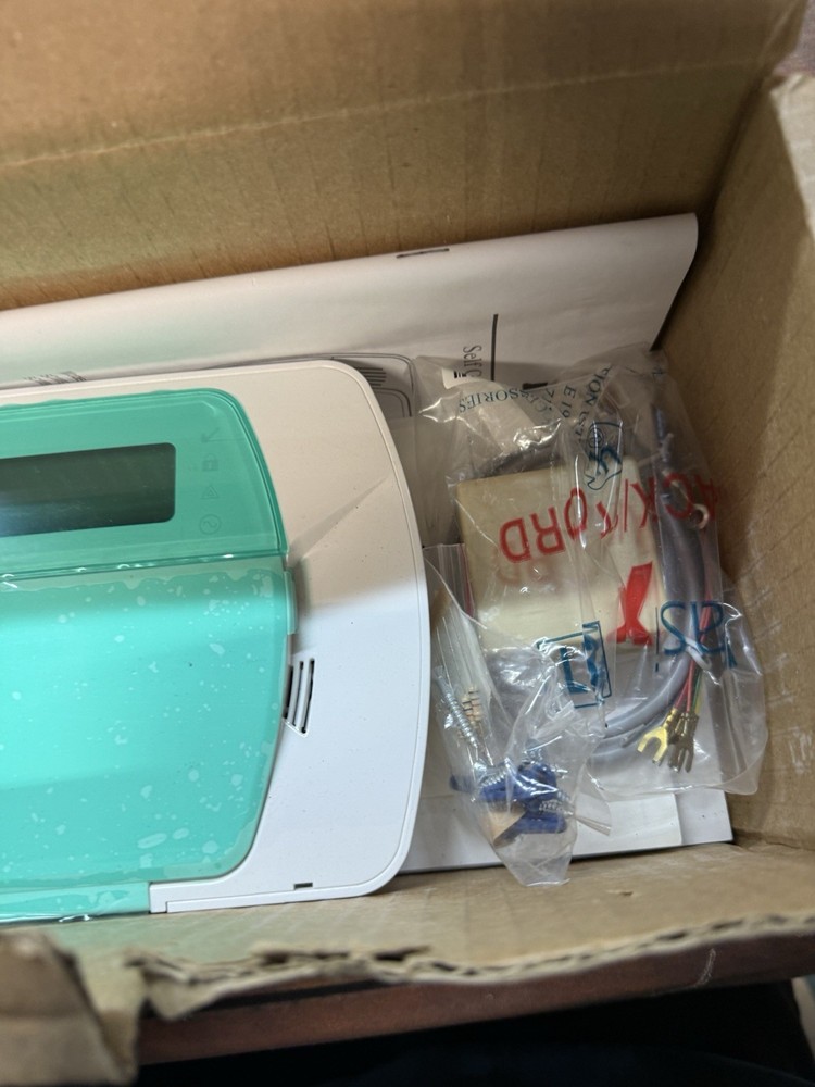 DSC IMPASSA SCW457 Self-Contained 2-Way Wireless Security System