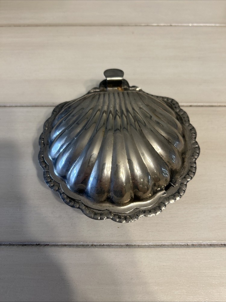 Silver Plate Clam Shell with Frosted Glass Insert Hinged Made in England
