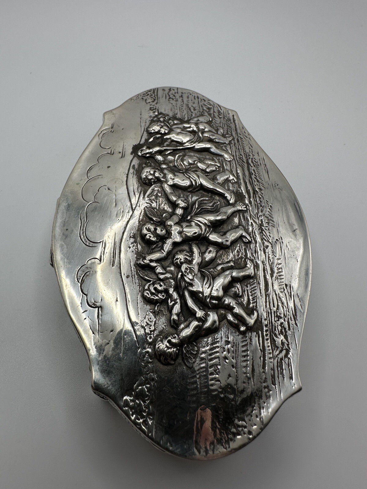 ANT 1600s Augsburg German / Hanau 800 Silver Cherub Repousse Jewelry Casket 157g