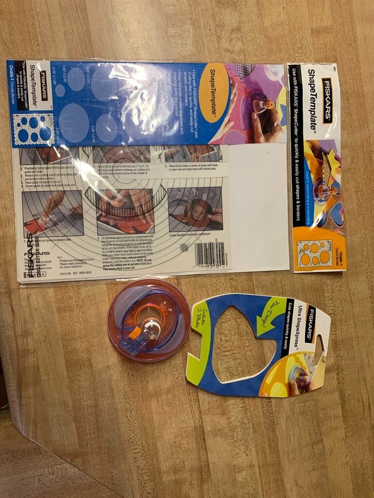 Fiskars Ultra Shapexpress Starter Set - cutter and circle shape template