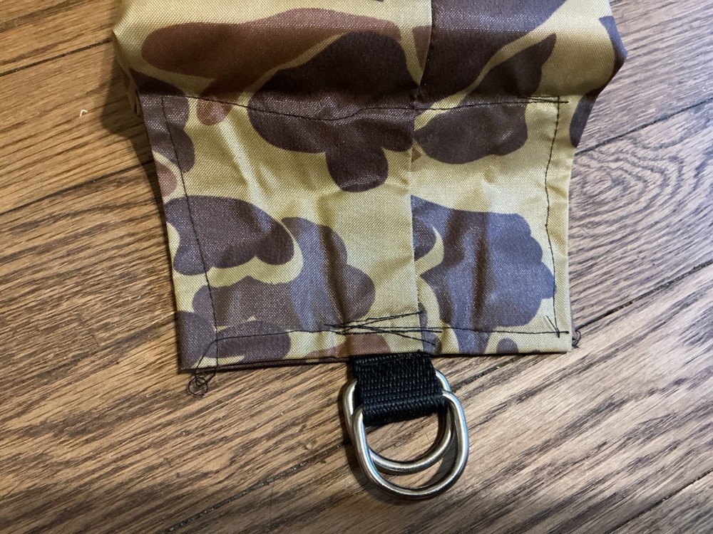 Back cushion with attached straps, camo, 15x6x1", rectangular