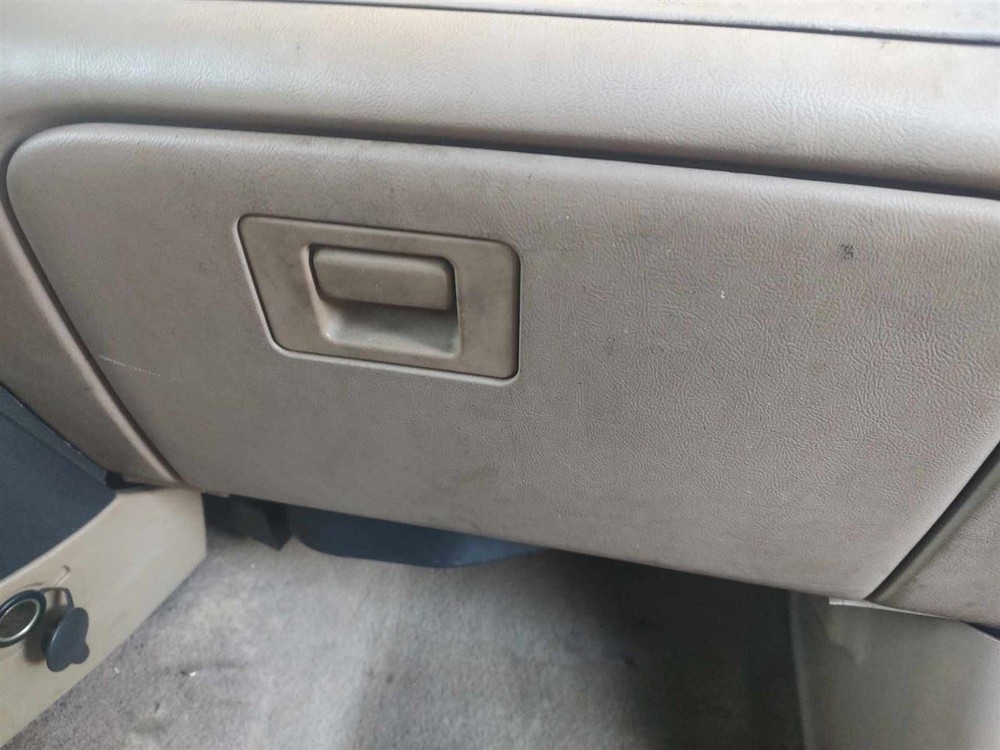 MOUNTNEER 2000 Glove Box 18925