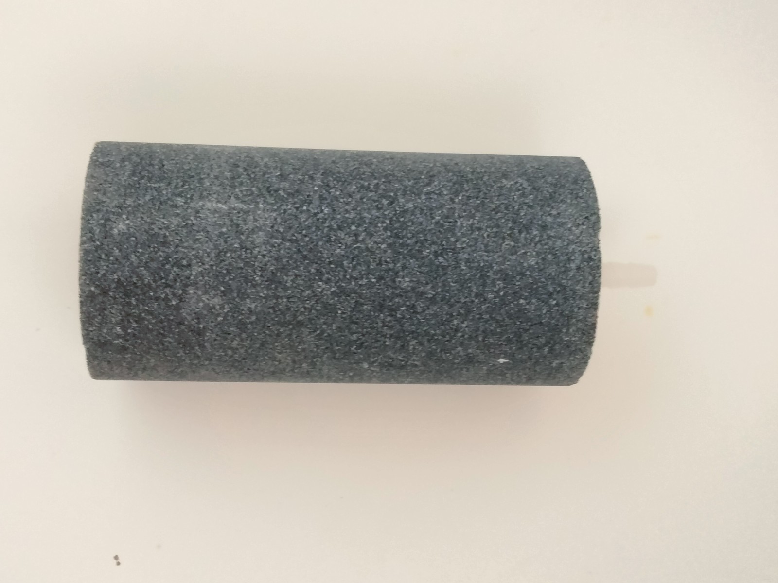Air Stone for Aquariums or Hydroponics, 4" Cylinder, Fits 4 mm / 0.16" Tubing