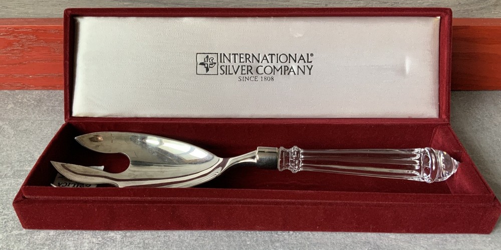 INTERNATIONAL SILVER CO LARGE SILVERPLATED SERVING FORK LUCITE HANDLE