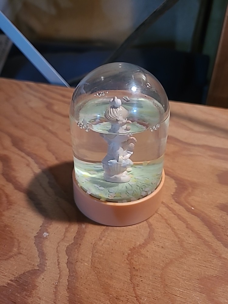 Precious Moments Water Globe