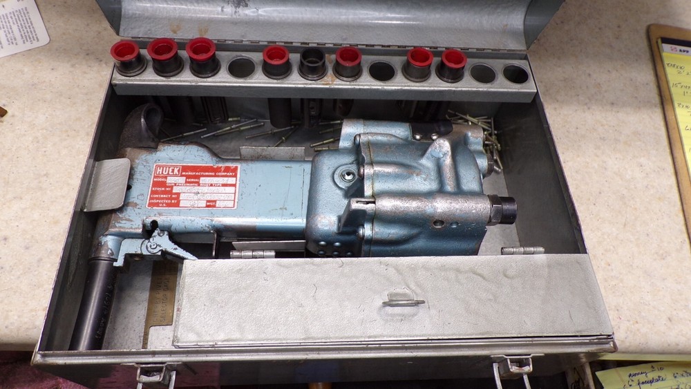 HUCK 350 Pneumatic Blind Rivet Tool-Case,Heads