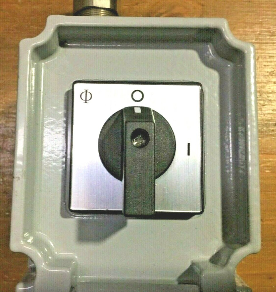 ELECTROPAR EMA7001 Electrical Distribution Box 10A. 230V. 1 Phase.